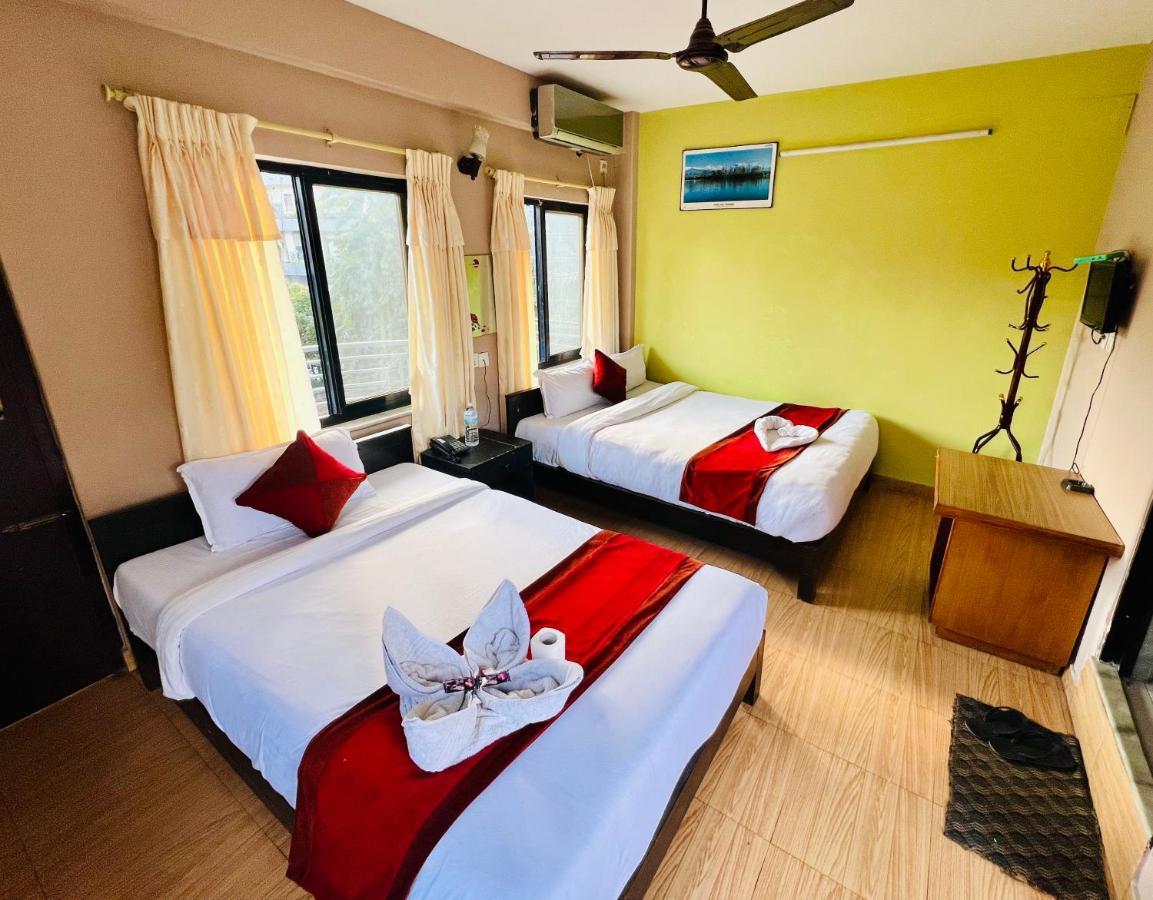 Hotel Donosti Pokhara Exteriör bild