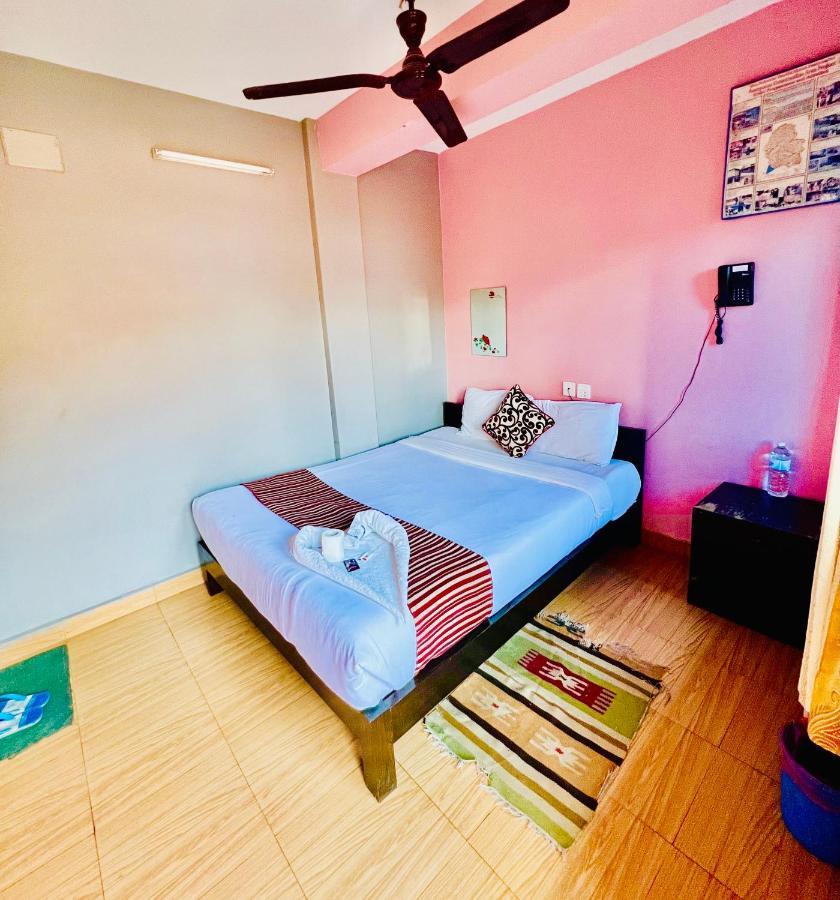 Hotel Donosti Pokhara Exteriör bild