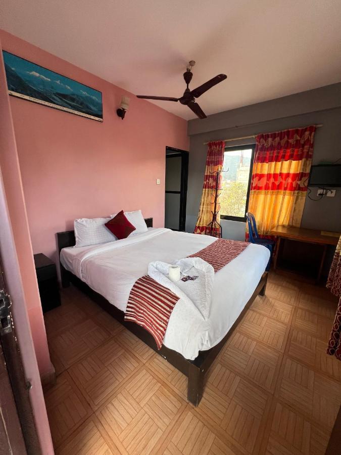 Hotel Donosti Pokhara Exteriör bild